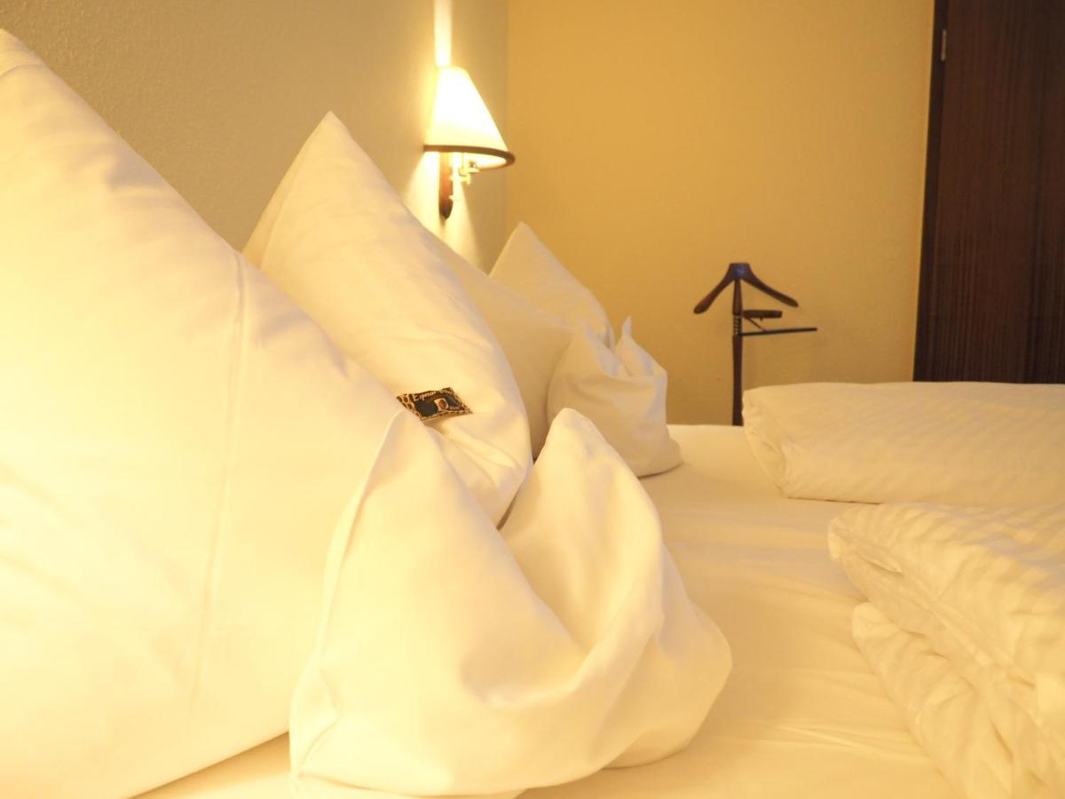 Heidehotel Lubast Bagian luar foto