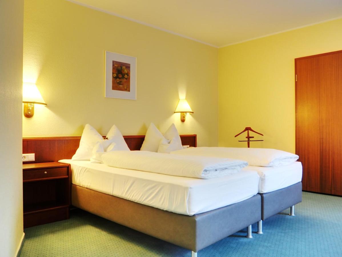 Heidehotel Lubast Bagian luar foto