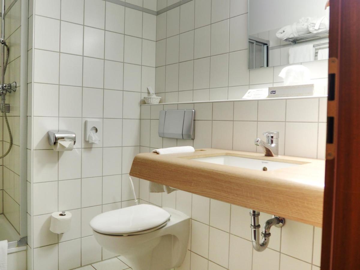 Heidehotel Lubast Bagian luar foto