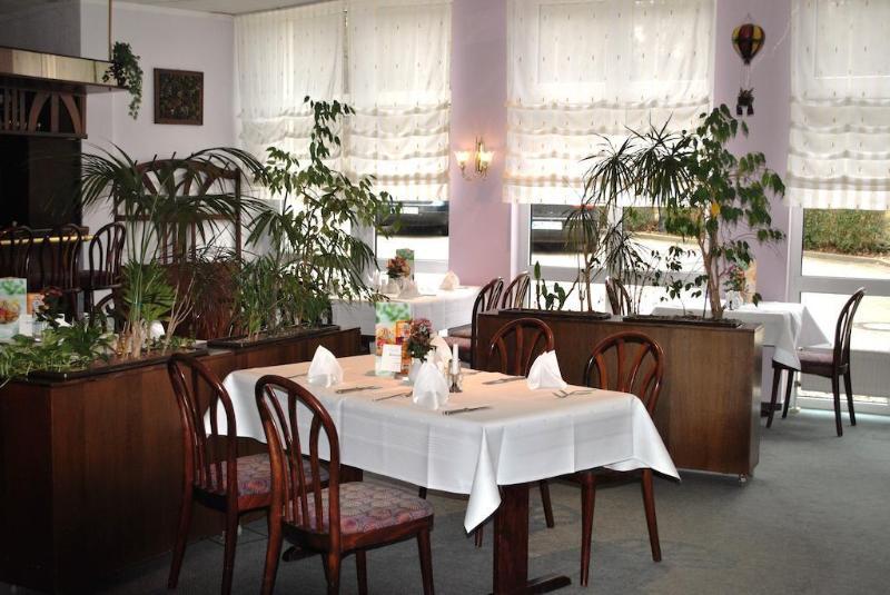 Heidehotel Lubast Bagian luar foto