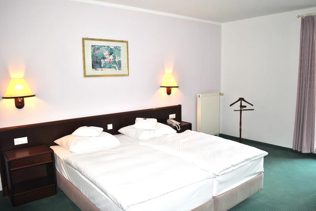 Heidehotel Lubast Ruang foto